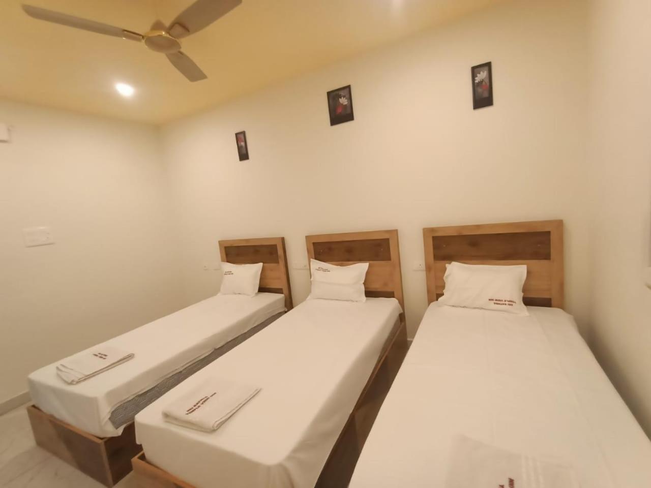 Srirathna Temple View Inn 탄자부르 외부 사진